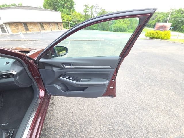 Used 2025 Nissan Altima 2.5 SL FWD image 23