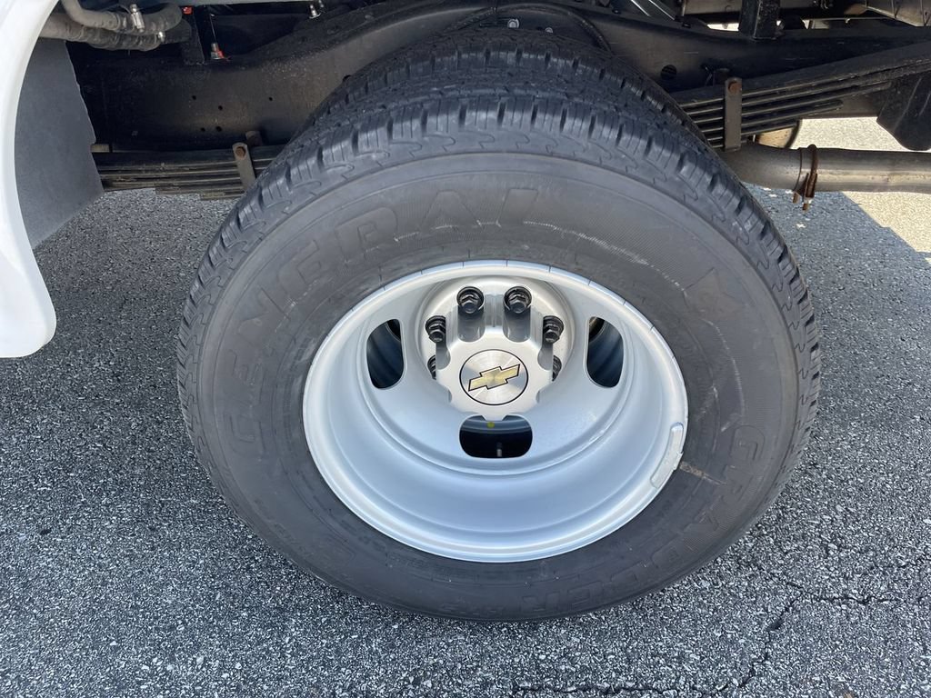 New 2025 Chevrolet Express 3500 w/ Power Convenience Package RWD image 5