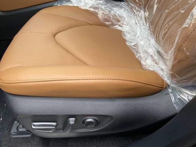 New 2026 Toyota Highlander Platinum AWD/4WD image 11