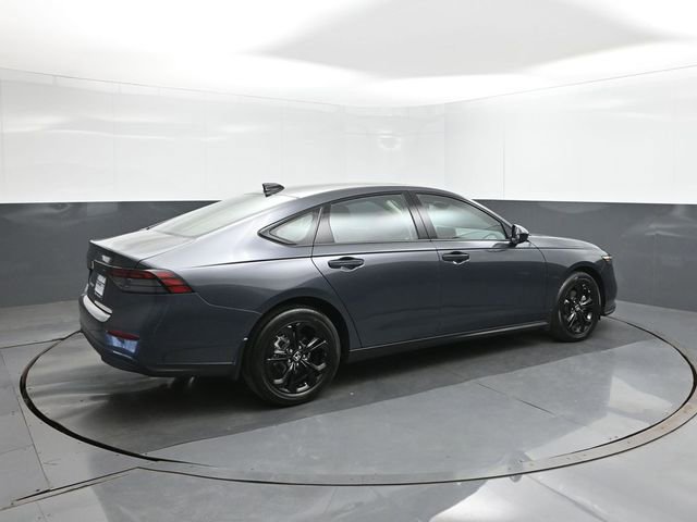 Used 2025 Honda Accord SE image 15