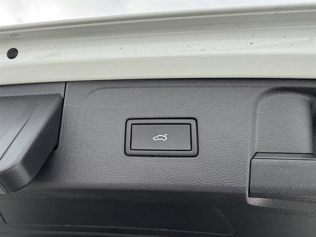 New 2025 Volkswagen Atlas SEL Premium R-Line image 31