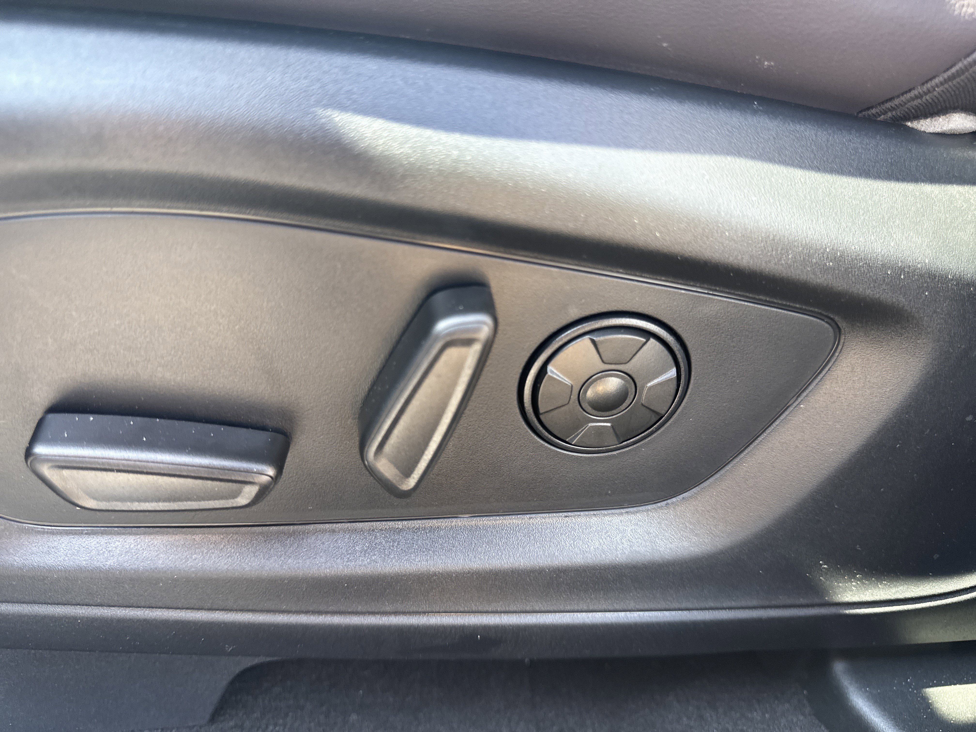 Used 2025 Ford Explorer Platinum w/ Ultimate Package image 11