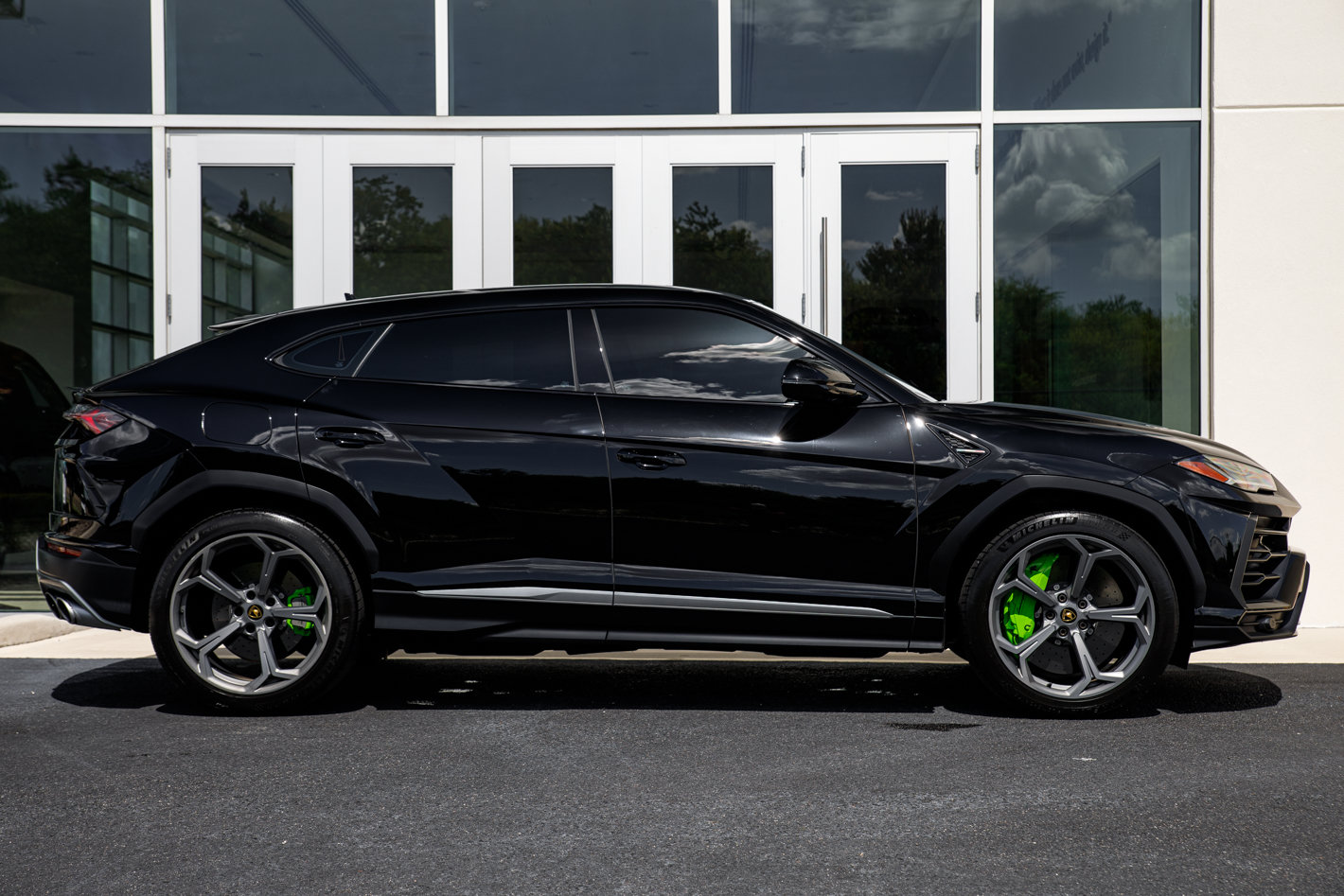 Used 2022 Lamborghini Urus AWD/4WD image 17