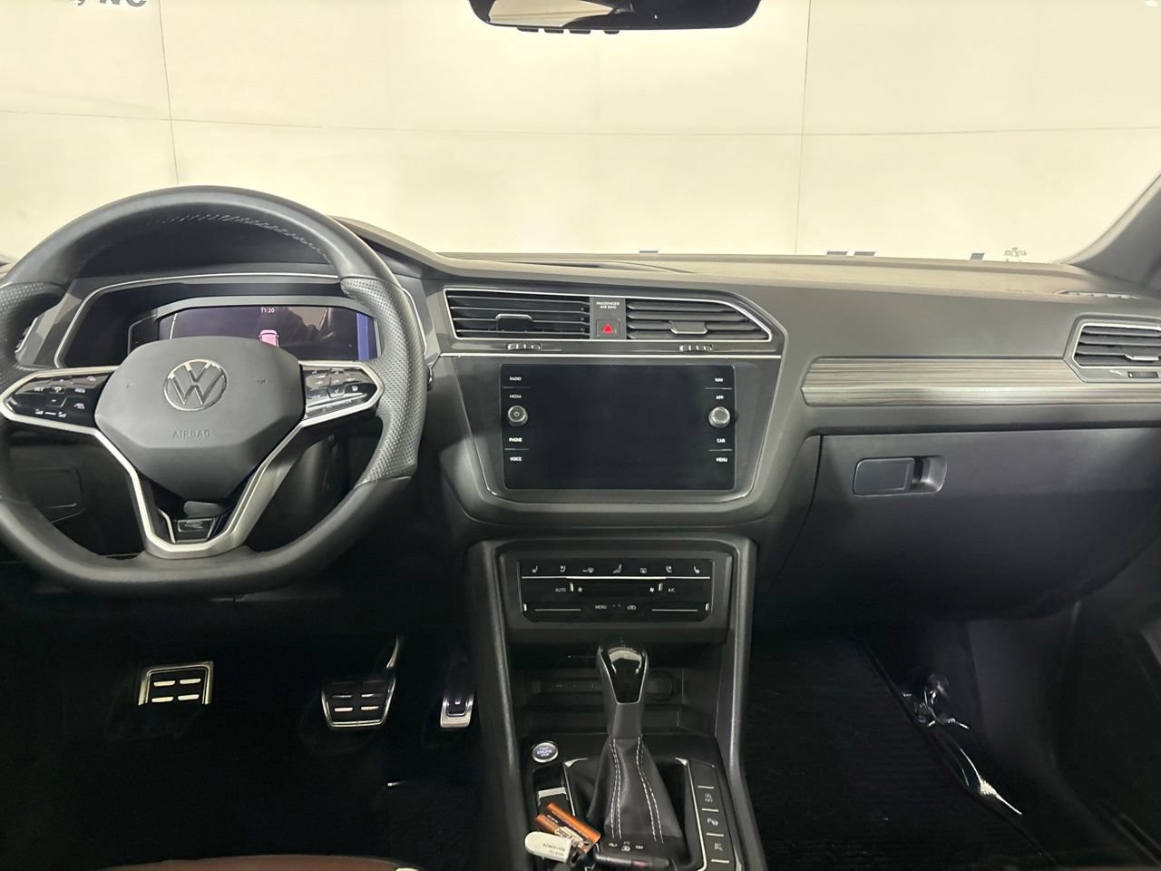 Used 2024 Volkswagen Tiguan SEL R-Line AWD/4WD image 24