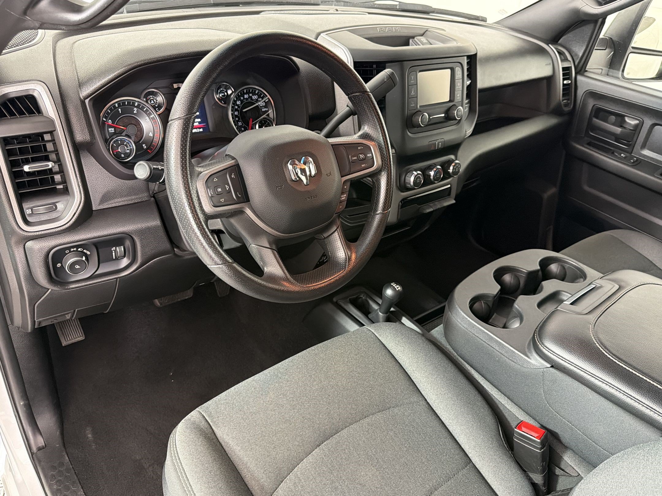 Used 2024 RAM 3500 Tradesman w/ Chrome Appearance Group AWD/4WD image 4