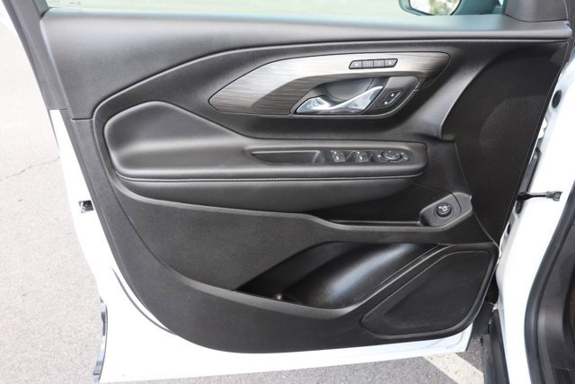 Used 2024 GMC Terrain SLT image 8