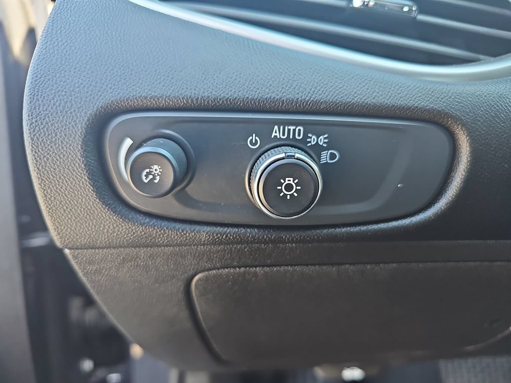 Used 2025 Chevrolet Malibu LT FWD image 24