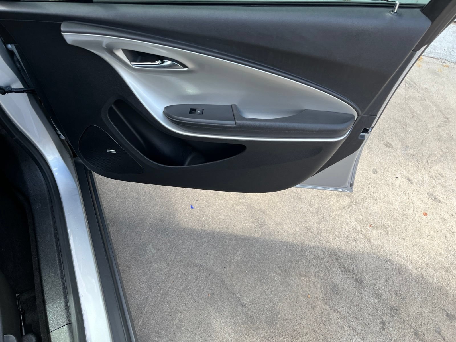 Used 2013 Chevrolet Volt Premium w/ Premium Trim Package FWD image 17