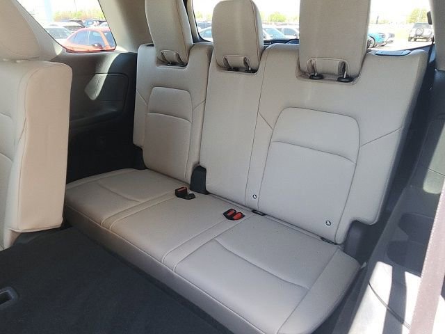 Used 2024 Nissan Pathfinder SL w/ Black Appearance Package image 18