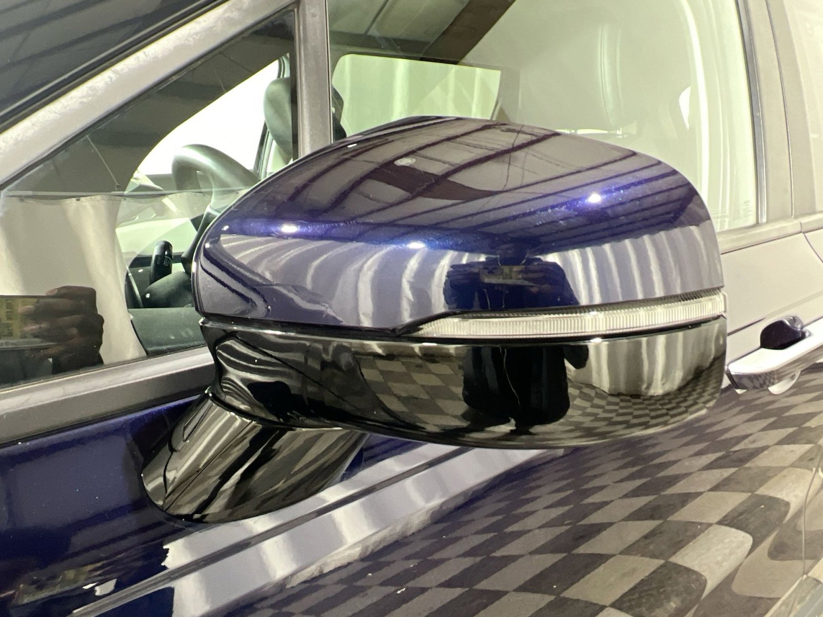 Used 2024 Kia Carnival LX image 14