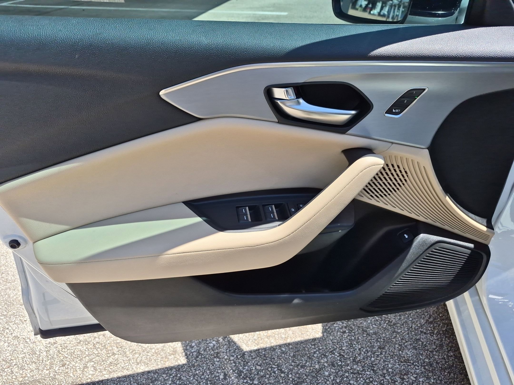 Used 2023 Acura TLX FWD image 11