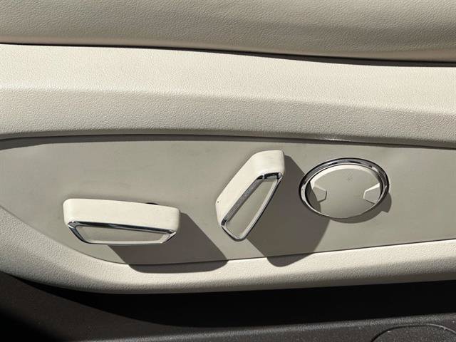 Used 2017 Lincoln MKC Select w/ Select Plus Package AWD/4WD image 34