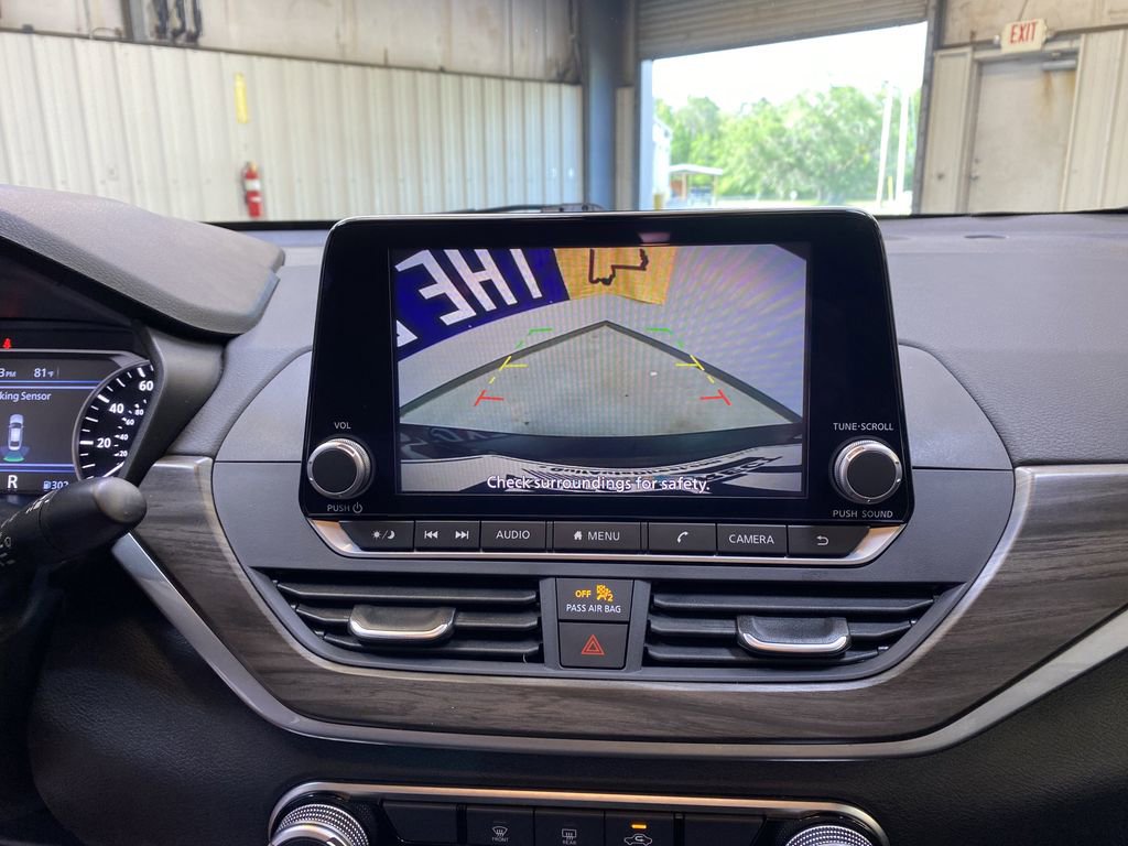 Used 2025 Nissan Altima 2.5 SV FWD image 37
