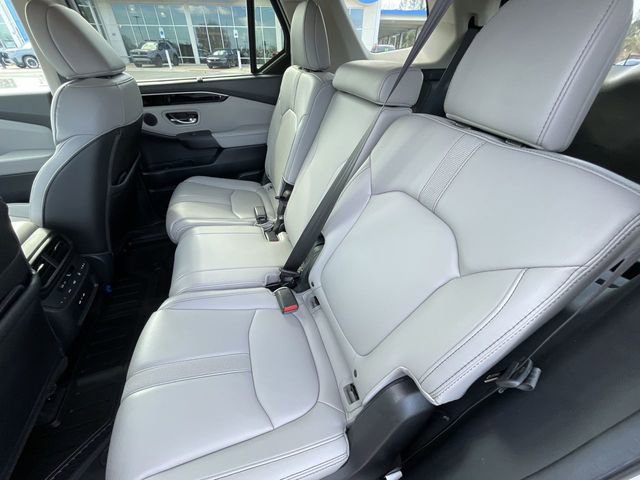 Used 2025 Honda Pilot EX-L image 17
