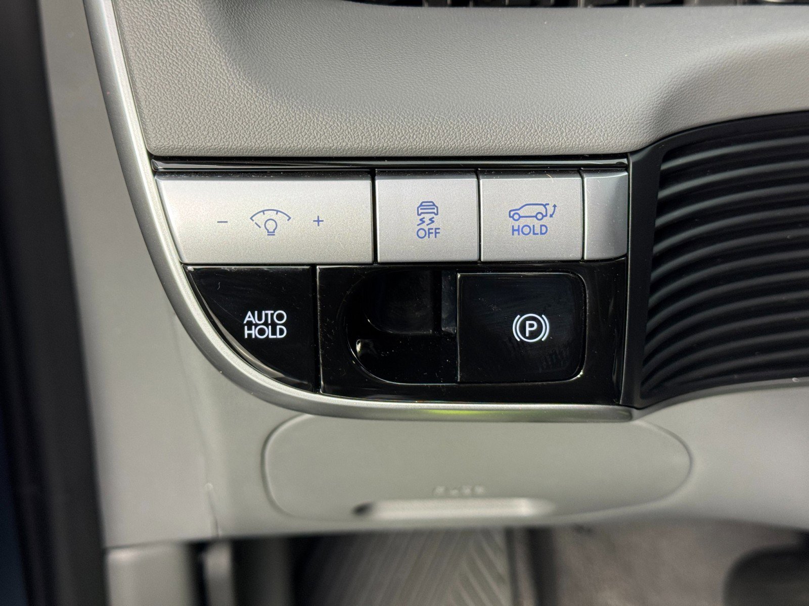 Used 2024 Hyundai Ioniq 5 SEL image 16