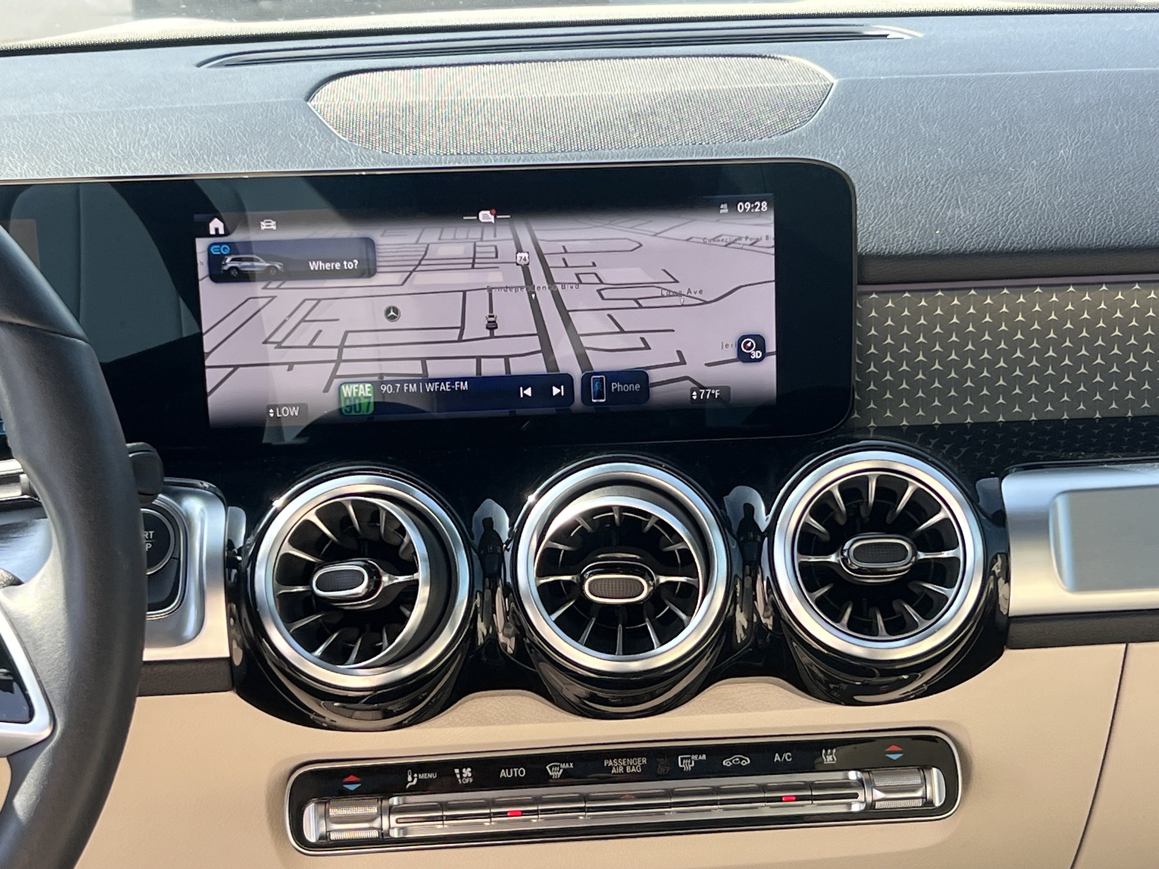 Certified 2025 Mercedes-Benz EQB 300 4MATIC image 29