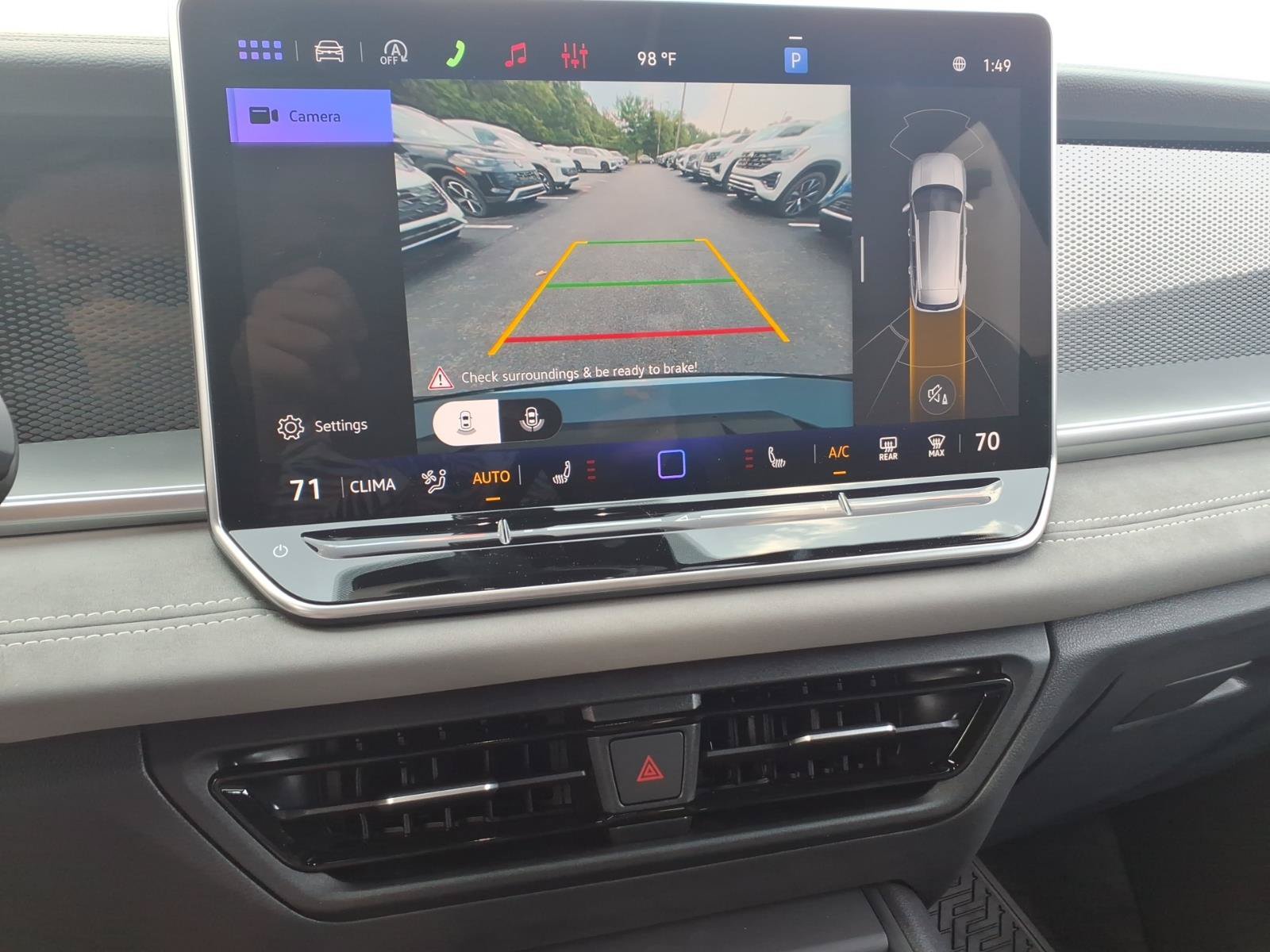New 2026 Volkswagen Tiguan SE R-Line FWD image 15