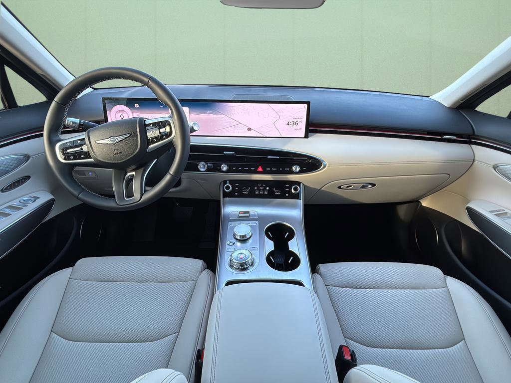 Used 2026 Genesis GV70 2.5T Select image 25