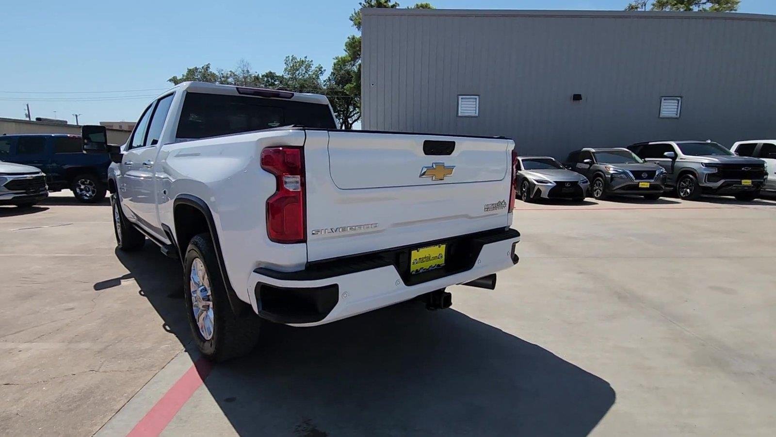 Used 2023 Chevrolet Silverado 2500 High Country w/ Z71 Off-Road Package AWD/4WD image 7