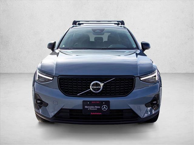 Used 2023 Volvo XC40 B5 Ultimate w/ Protection Package Premier image 2