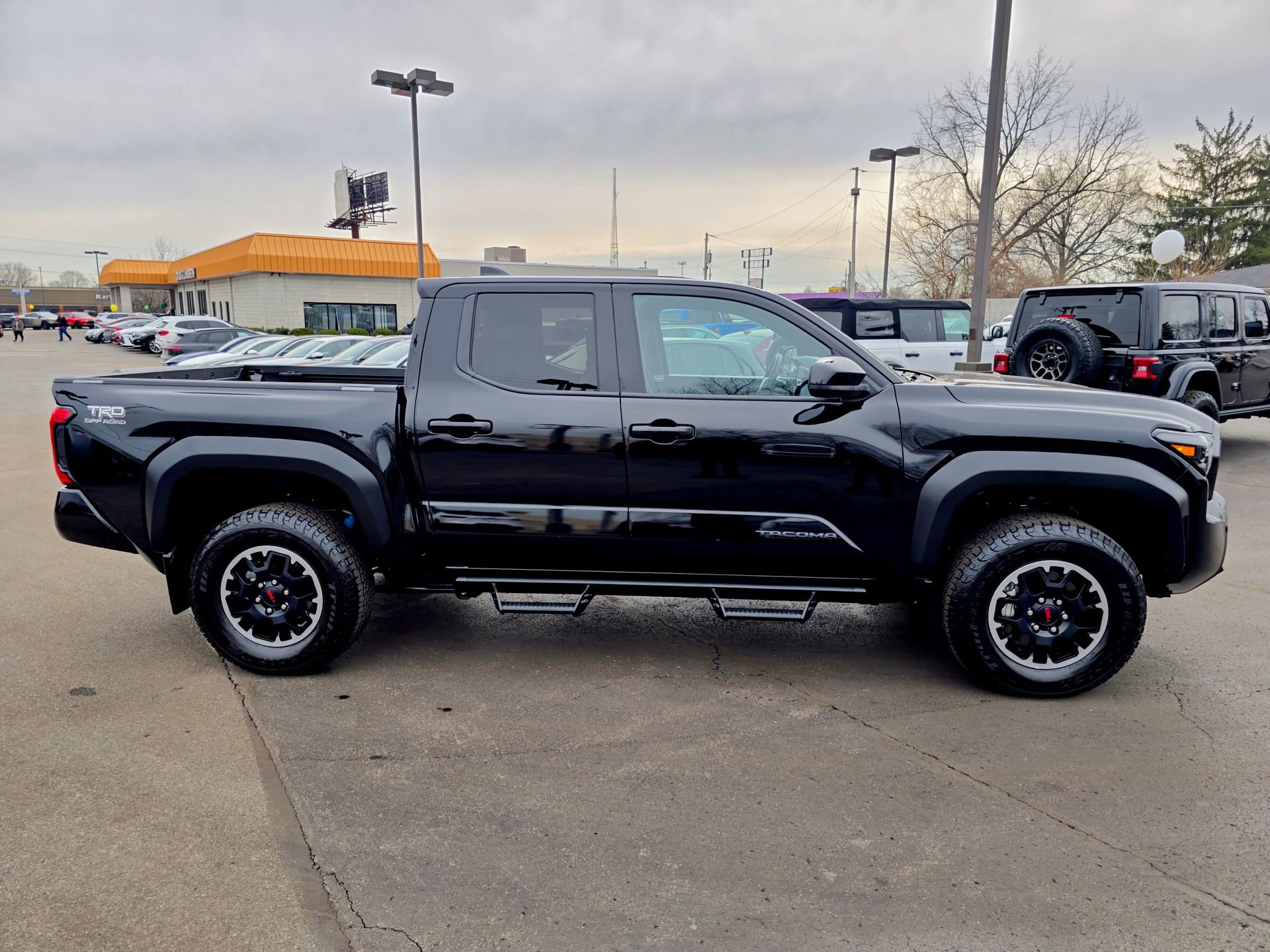 Used 2024 Toyota Tacoma TRD Off-Road image 26