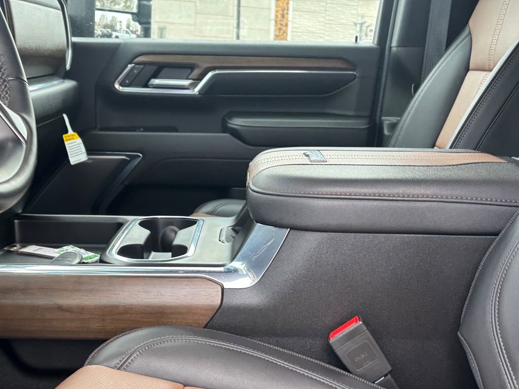 Used 2024 Chevrolet Silverado 2500 High Country w/ High Country Premium Package image 11