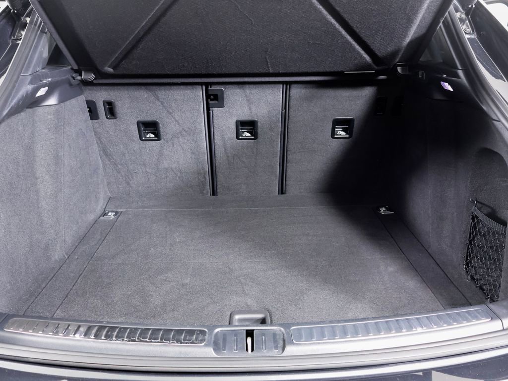 Certified 2023 Porsche Macan AWD/4WD image 13