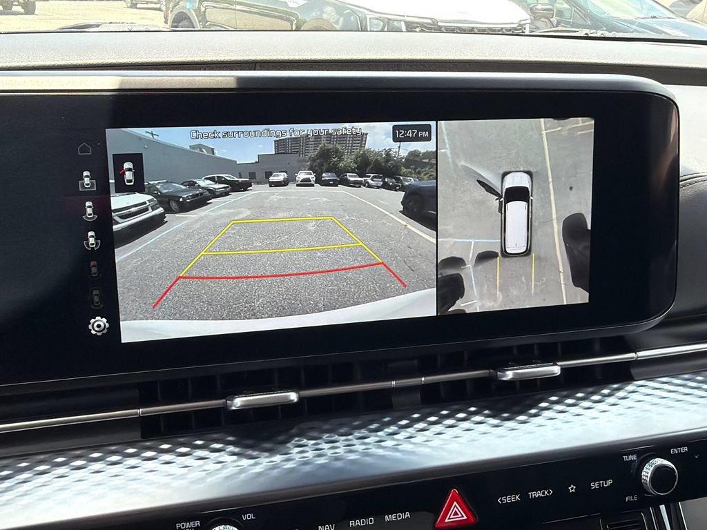 Certified 2024 Kia Carnival SX Prestige FWD image 35