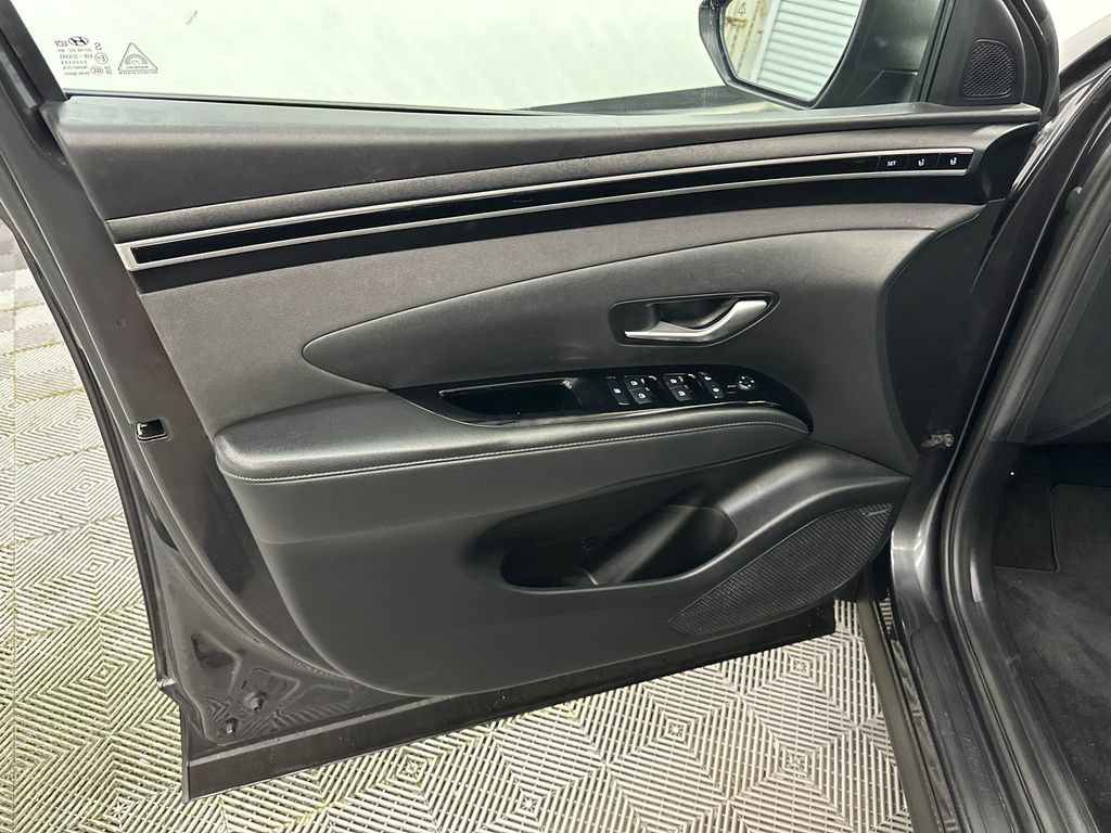 Used 2022 Hyundai Tucson Limited FWD image 11