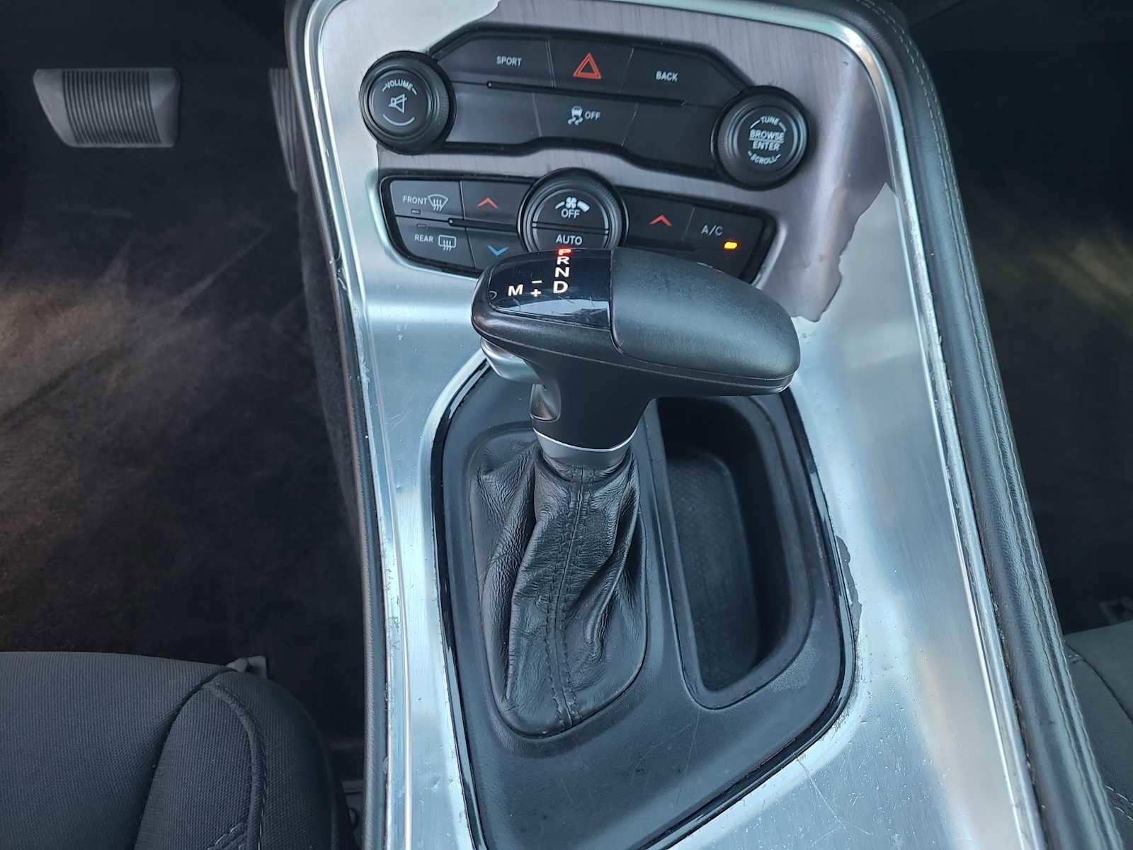 Used 2016 Dodge Challenger SXT image 25