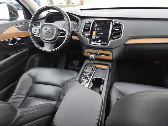 Used 2021 Volvo XC90 T6 Momentum w/ Advanced Package image 31