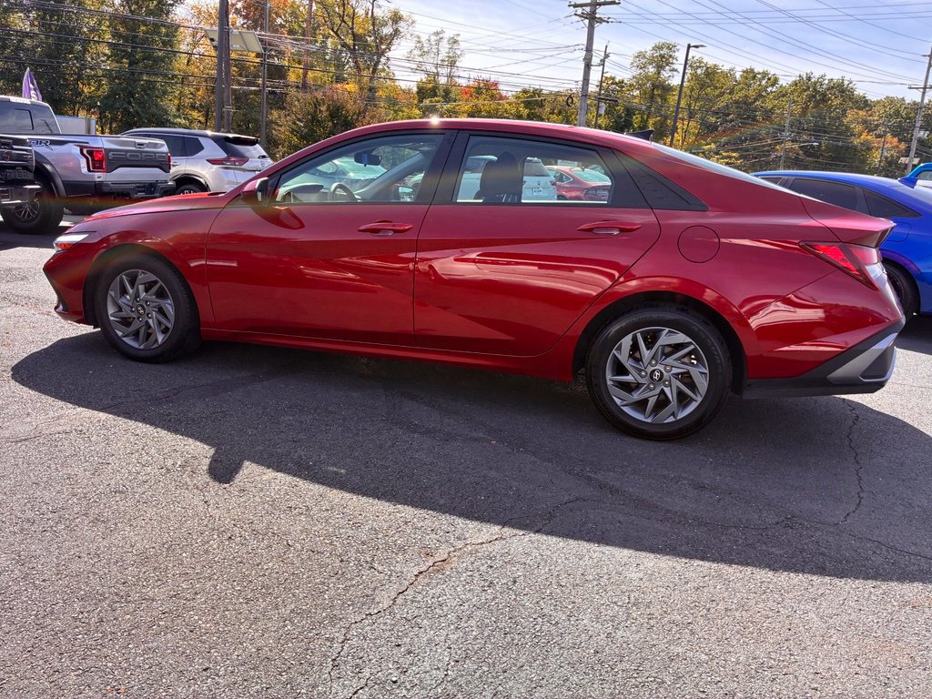 Certified 2024 Hyundai Elantra SEL FWD image 4