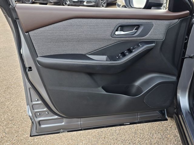 Used 2023 Nissan Rogue SV FWD image 22