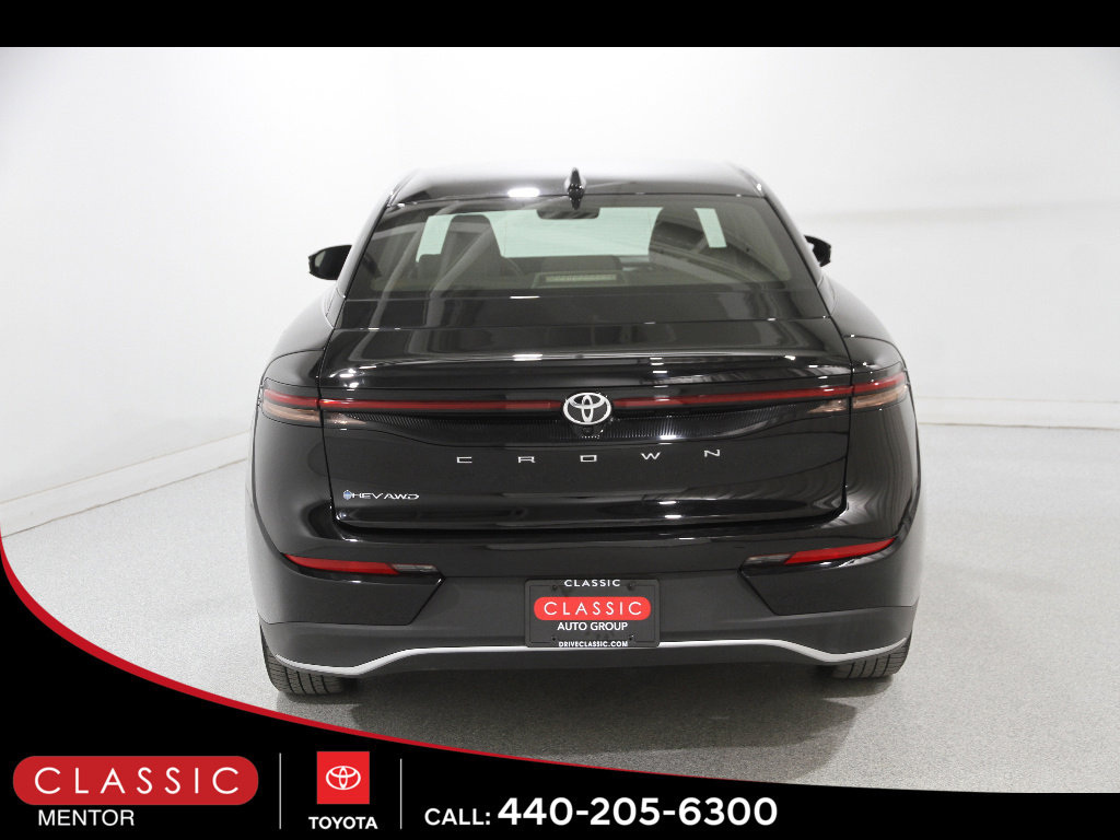 Certified 2024 Toyota Crown XLE AWD/4WD image 21