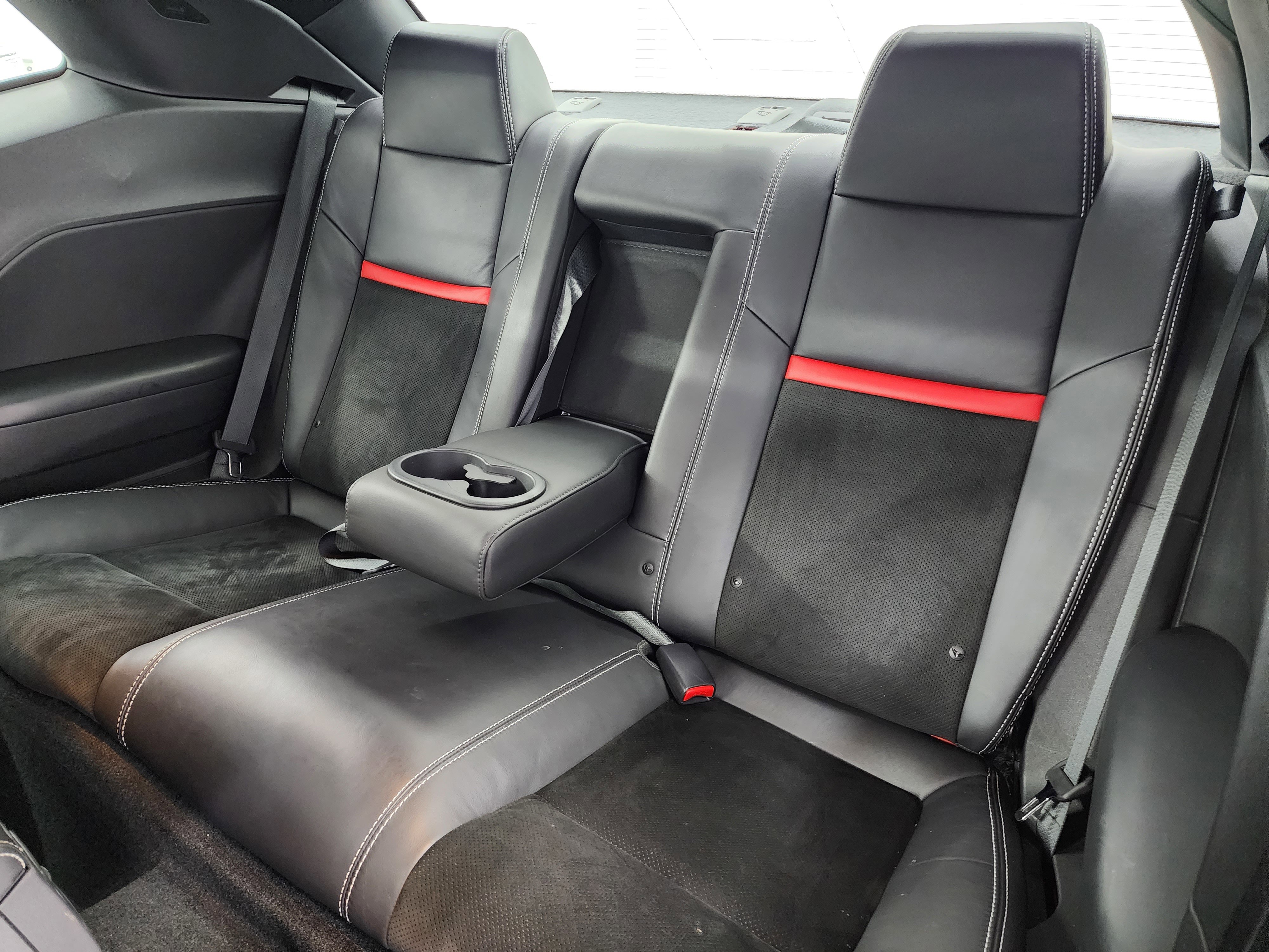 Used 2014 Dodge Challenger SRT8 image 9