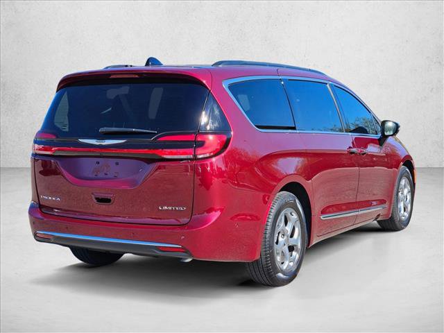 Used 2023 Chrysler Pacifica Limited image 5