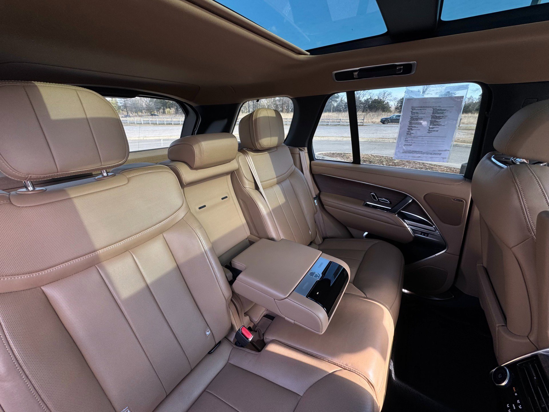 Used 2023 Land Rover Range Rover SE image 25