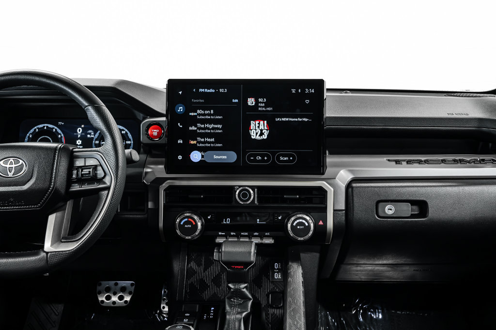 Used 2025 Toyota Tacoma TRD Sport AWD/4WD image 22