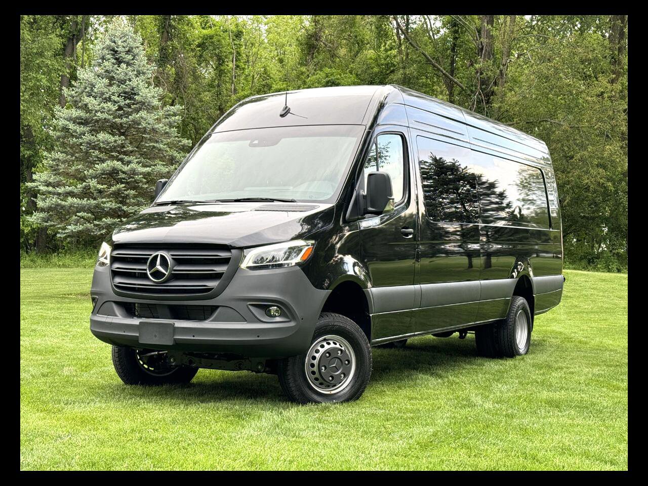 Used 2024 Mercedes-Benz Sprinter 3500 image 2