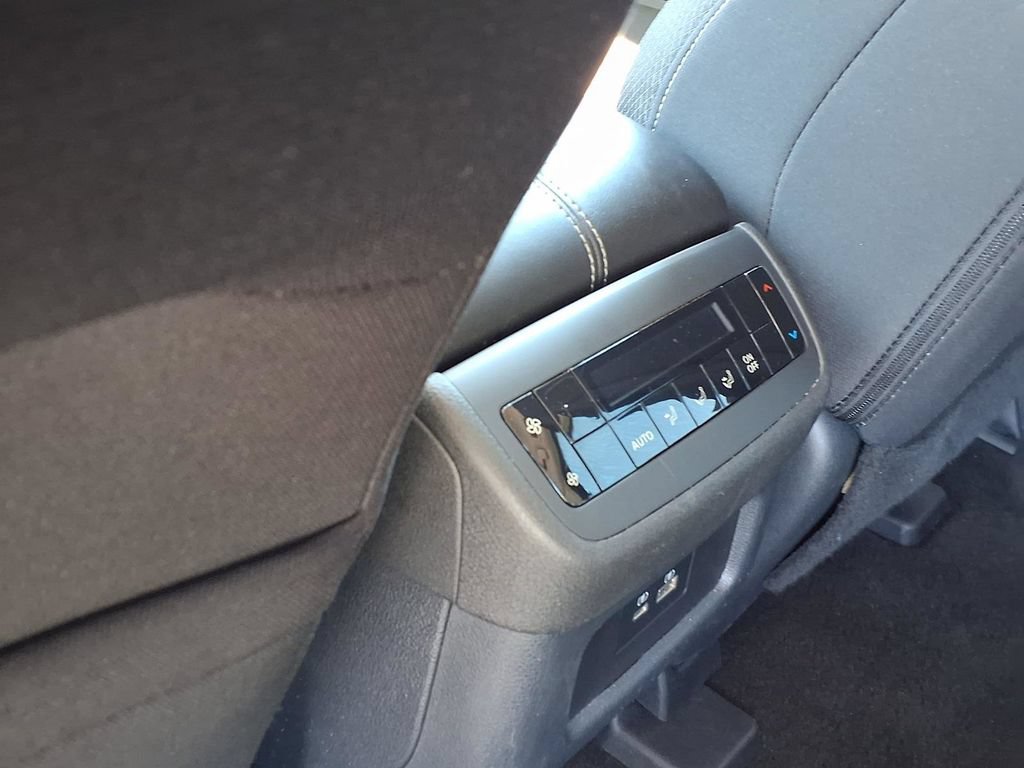 Used 2025 Nissan Pathfinder SV AWD/4WD image 25