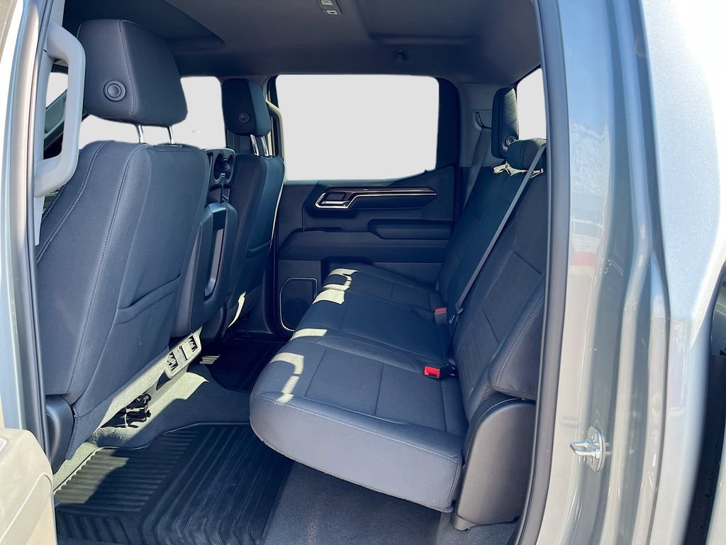 Used 2025 Chevrolet Silverado 1500 LT AWD/4WD image 24