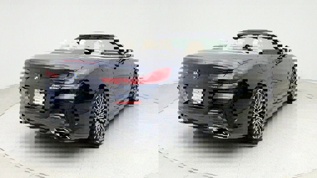 Used 2022 BMW M850i xDrive Convertible image 5