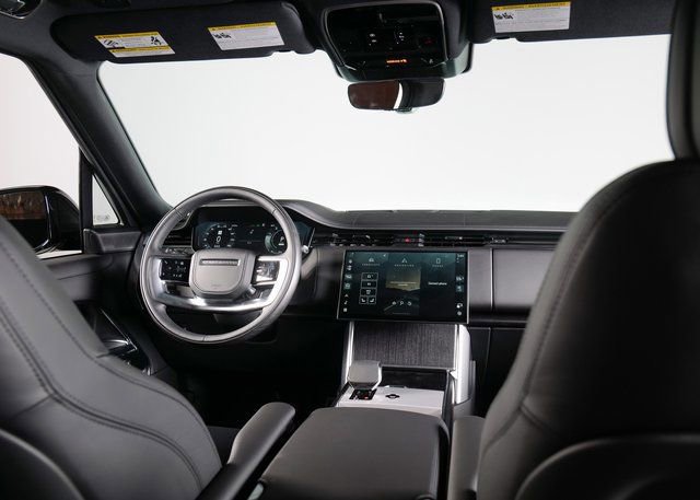 New 2025 Land Rover Range Rover SE image 11