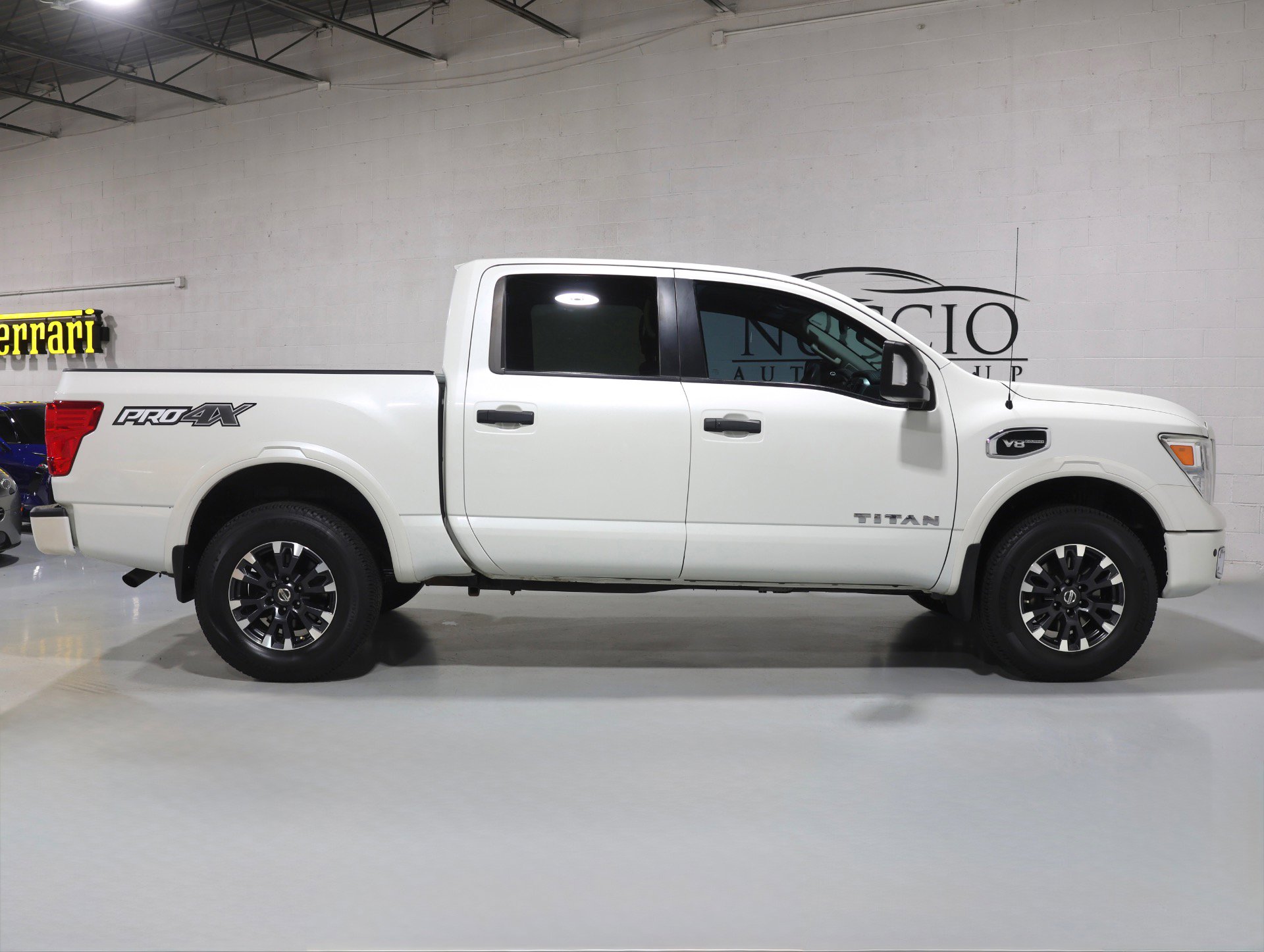 Used 2017 Nissan Titan PRO-4X w/ Pro-4x Convenience Package image 11