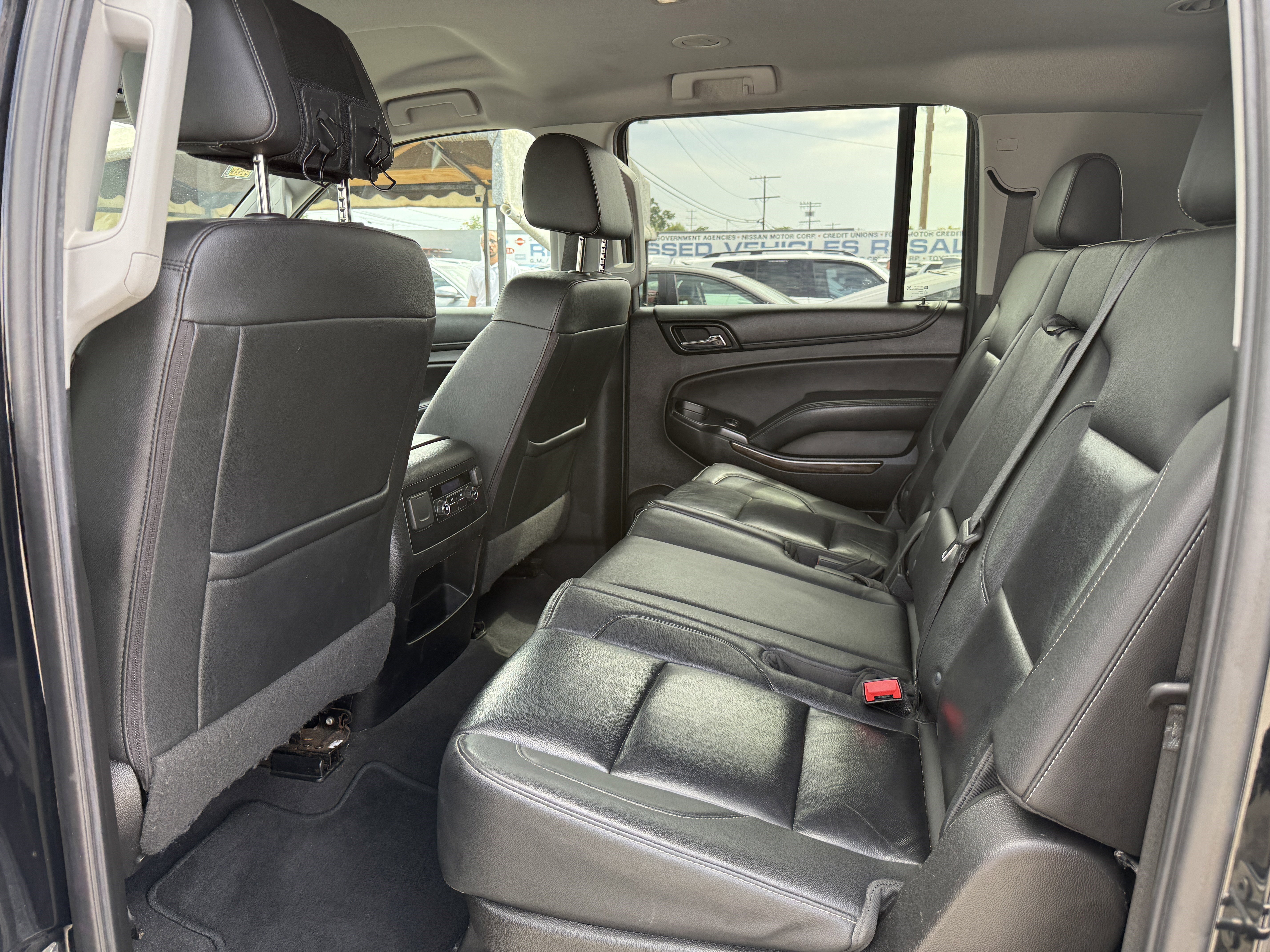 Used 2020 Chevrolet Suburban LT image 13