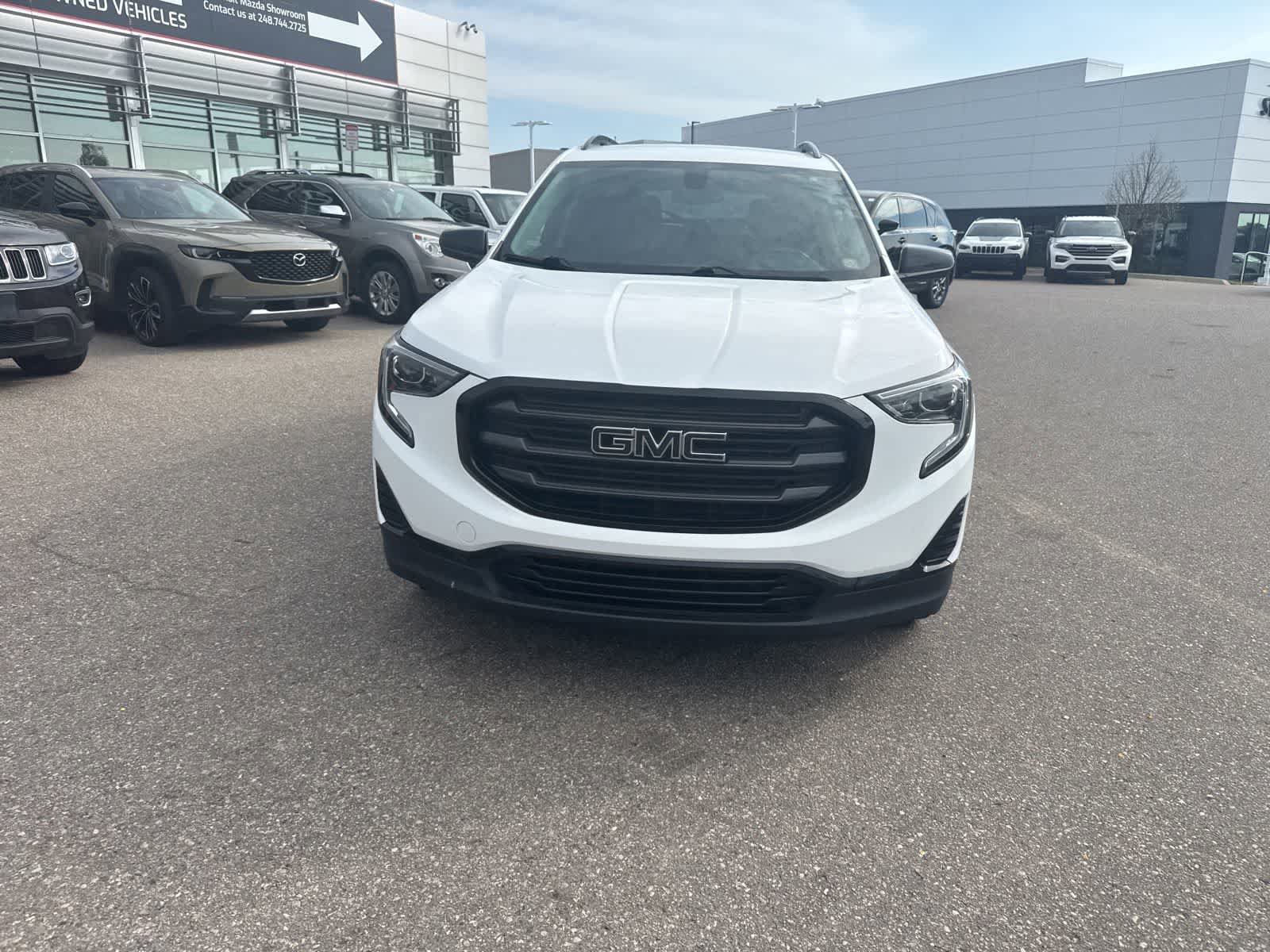 Used 2019 GMC Terrain SLE w/ Driver Convenience Package FWD image 2