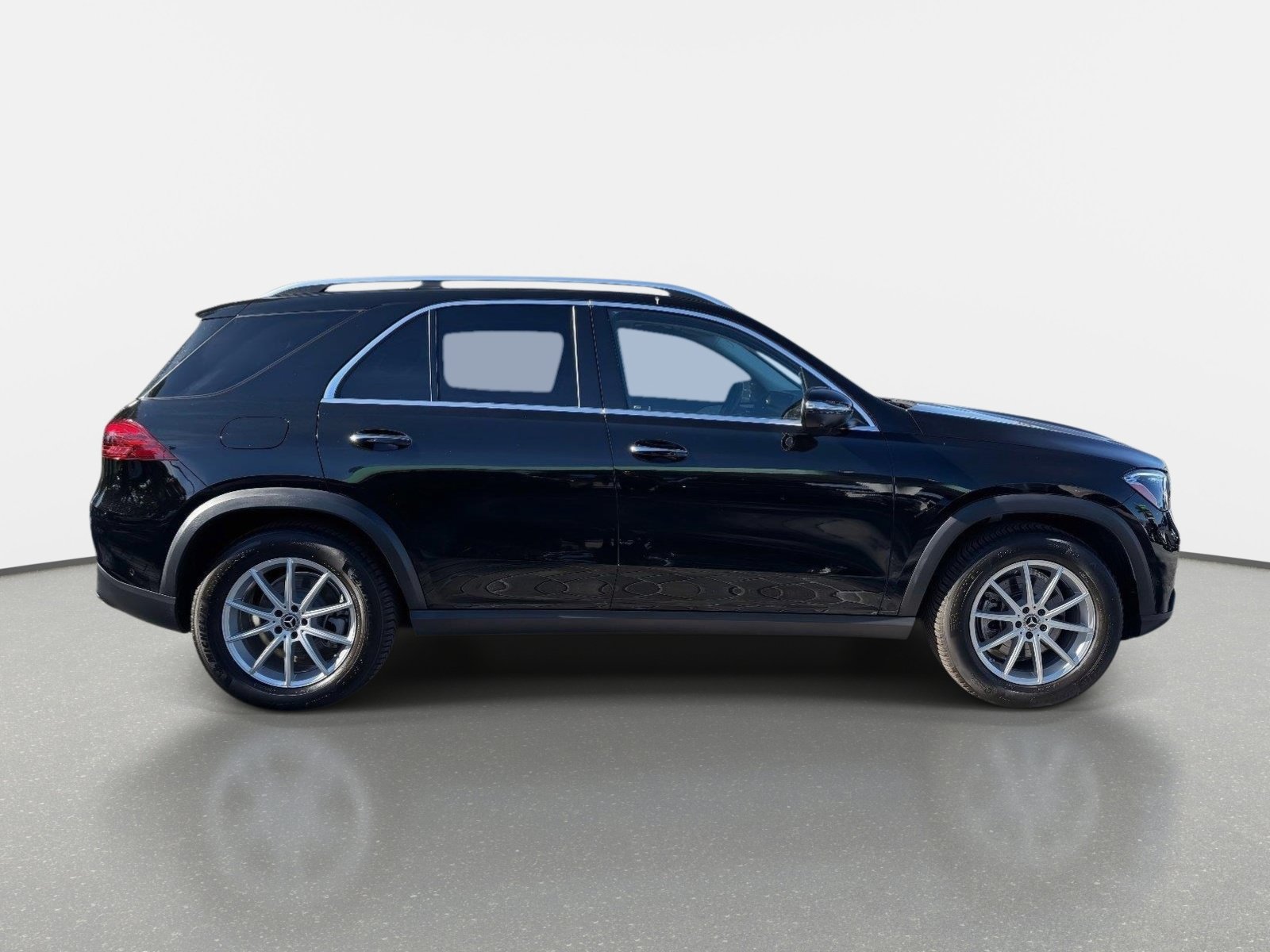 Used 2024 Mercedes-Benz GLE 350 4MATIC image 2