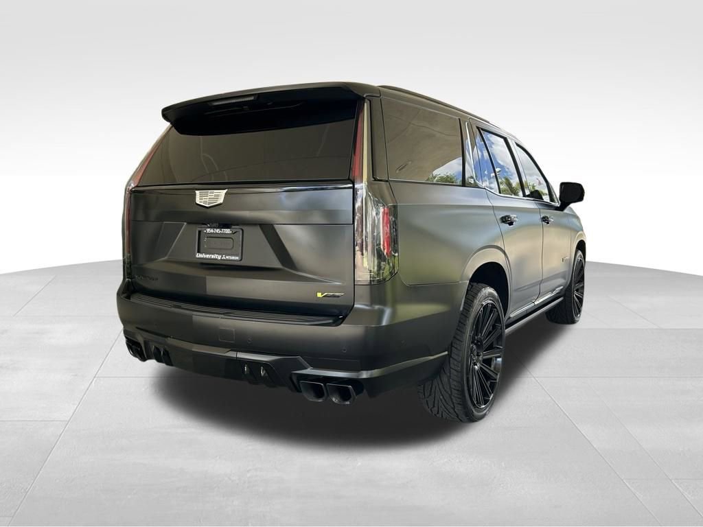 Used 2023 Cadillac Escalade V w/ Heavy-Duty Trailer Package AWD/4WD image 3