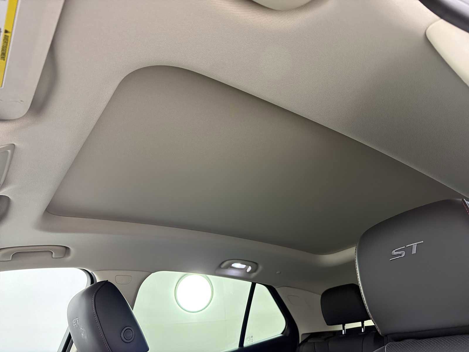 Used 2023 Buick Envision Essence w/ Sport Touring Package image 32