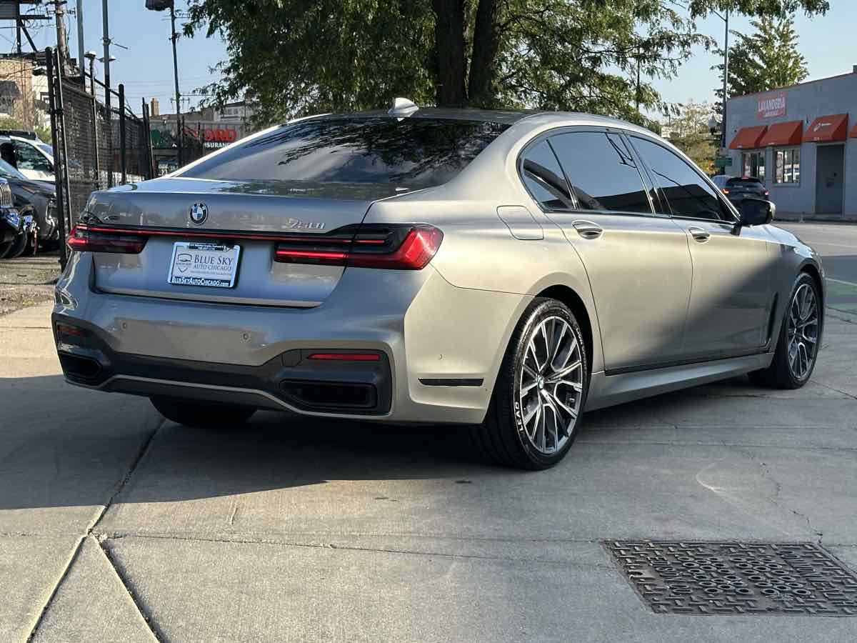 Used 2022 BMW 750i xDrive w/ Luxury Rear Seating Package AWD/4WD image 5